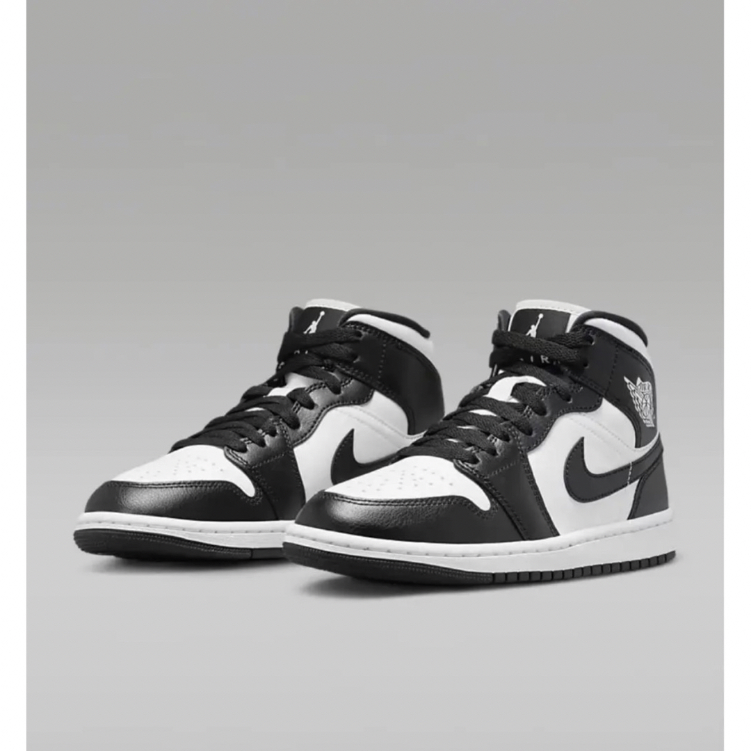 Jordan Brand（NIKE）(ジョーダン)の26cm相当【新品】NIKE AIR JORDAN 1 MID パンダ　白　黒 メンズの靴/シューズ(スニーカー)の商品写真