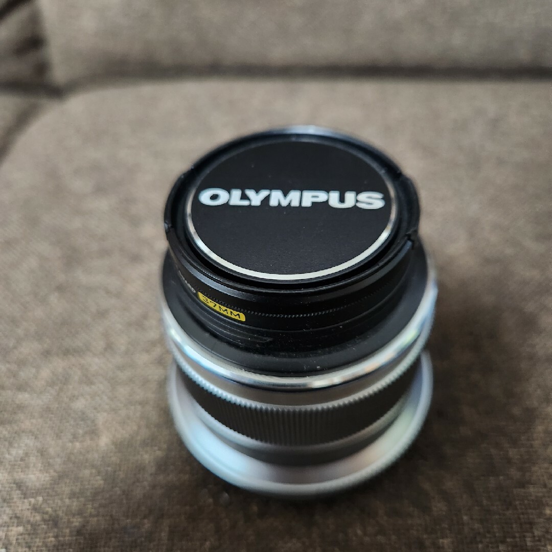 OLYMPUS(オリンパス)の【美品】OLYMPUS  45mm f/1.8 スマホ/家電/カメラのカメラ(その他)の商品写真