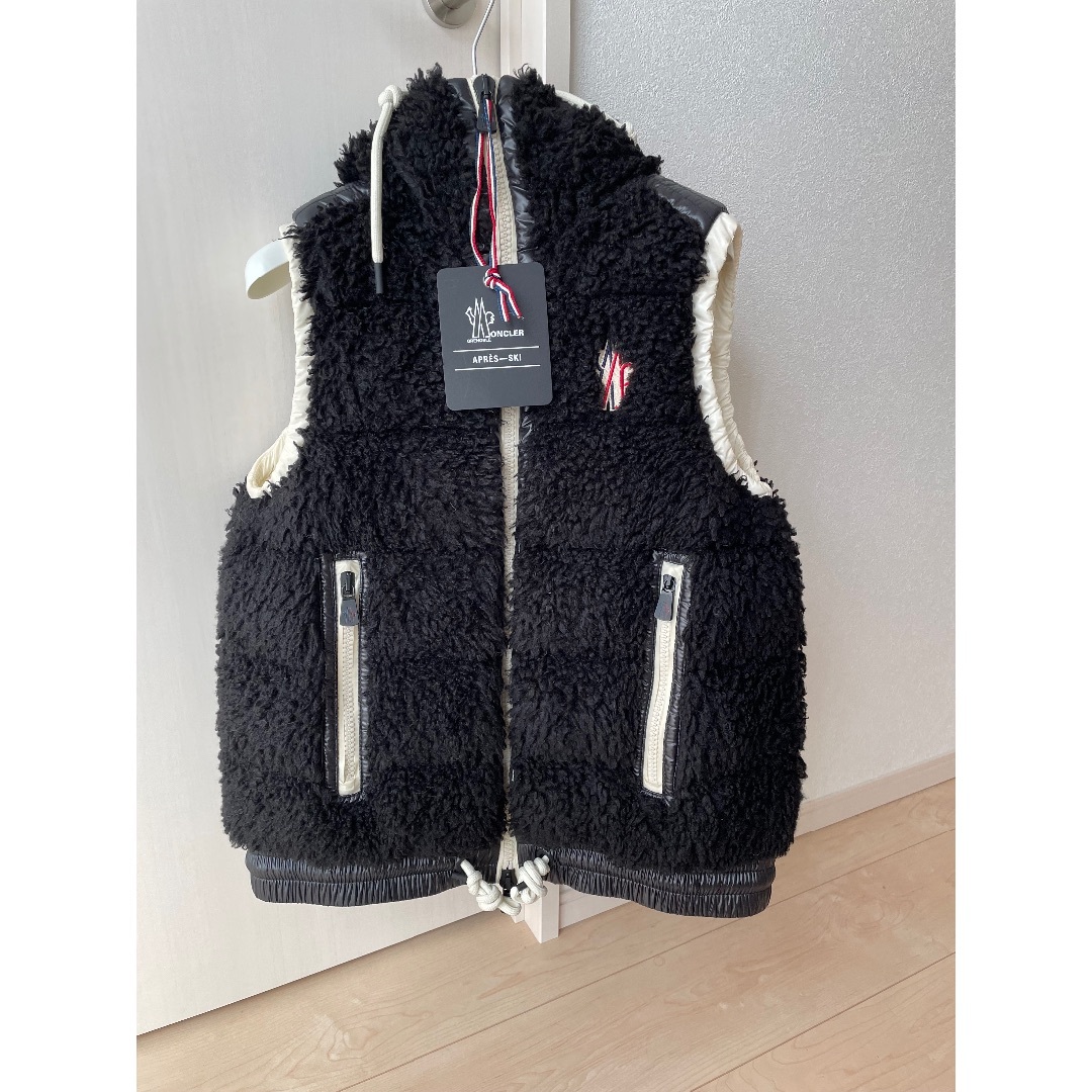 MONCLER GRENOBLEフーディダウンベストS