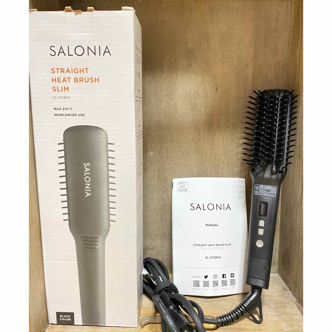 SALONI(サローニ)のSALONIA ストレートヒートブラシスリム SL-012BKS スマホ/家電/カメラの美容/健康(ヘアアイロン)の商品写真