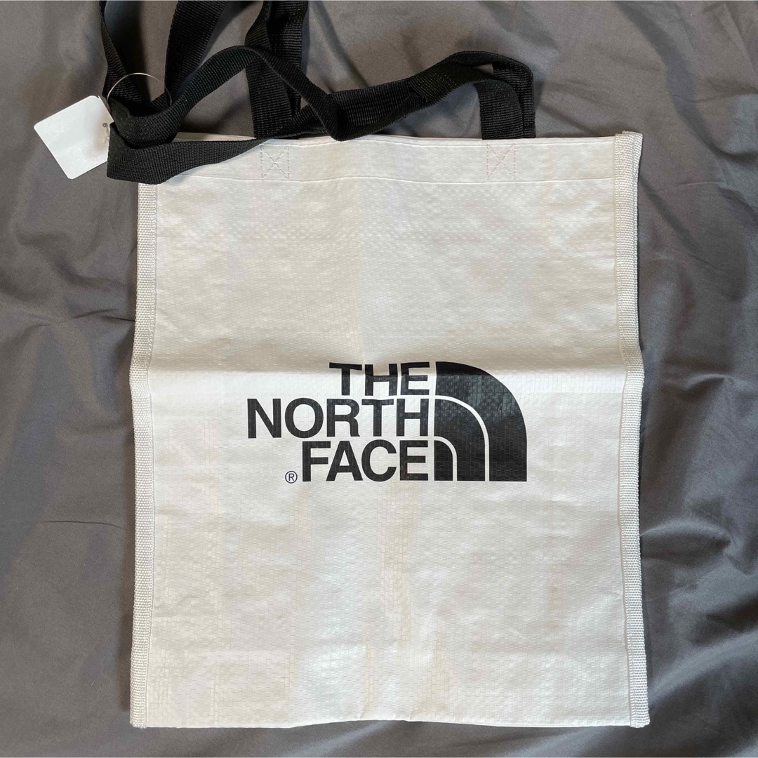 THE NORTH FACE(ザノースフェイス)のTHE NORTH FACE SHOPPER BAG S レディースのバッグ(エコバッグ)の商品写真