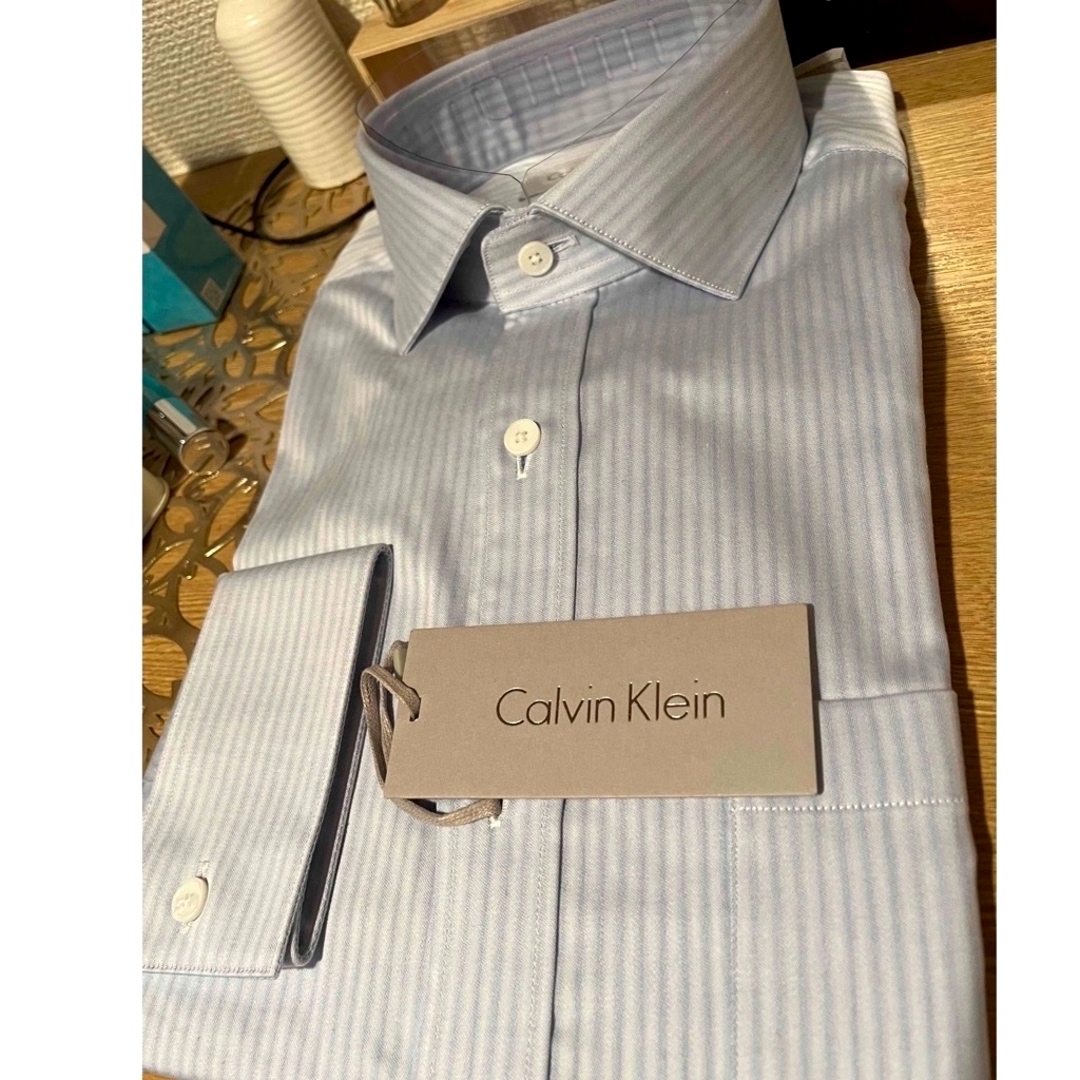 Calvin Klein(カルバンクライン)の新品❇︎M ストライプシャツ　Calvin Klein 水色　メンズ メンズのトップス(シャツ)の商品写真