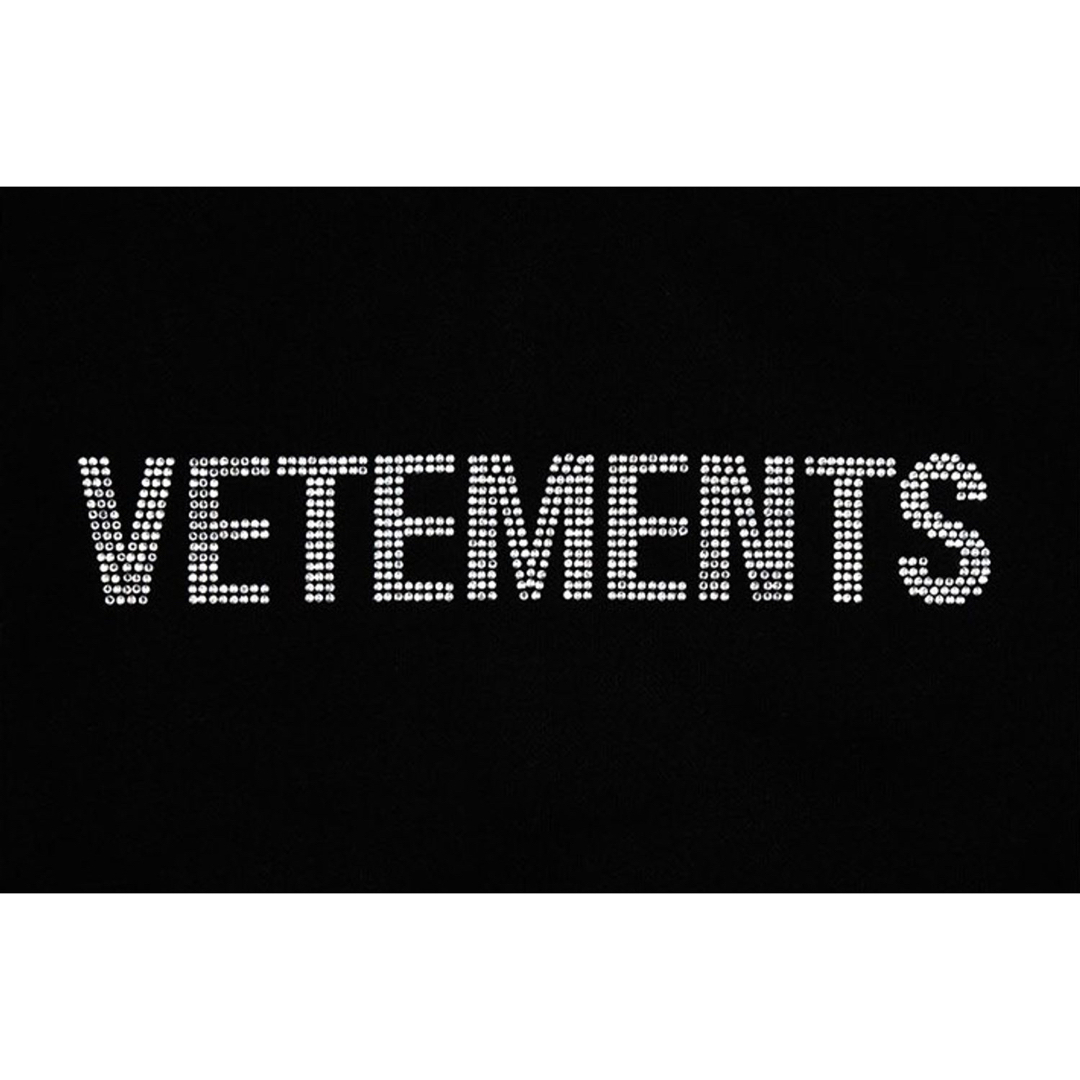 VETEMENTS - VETEMENTS クリスタル ロゴ プルオーバー ライン VETEMENTS - VETEMENTS クリスタル ロゴ プルオーバー ライン