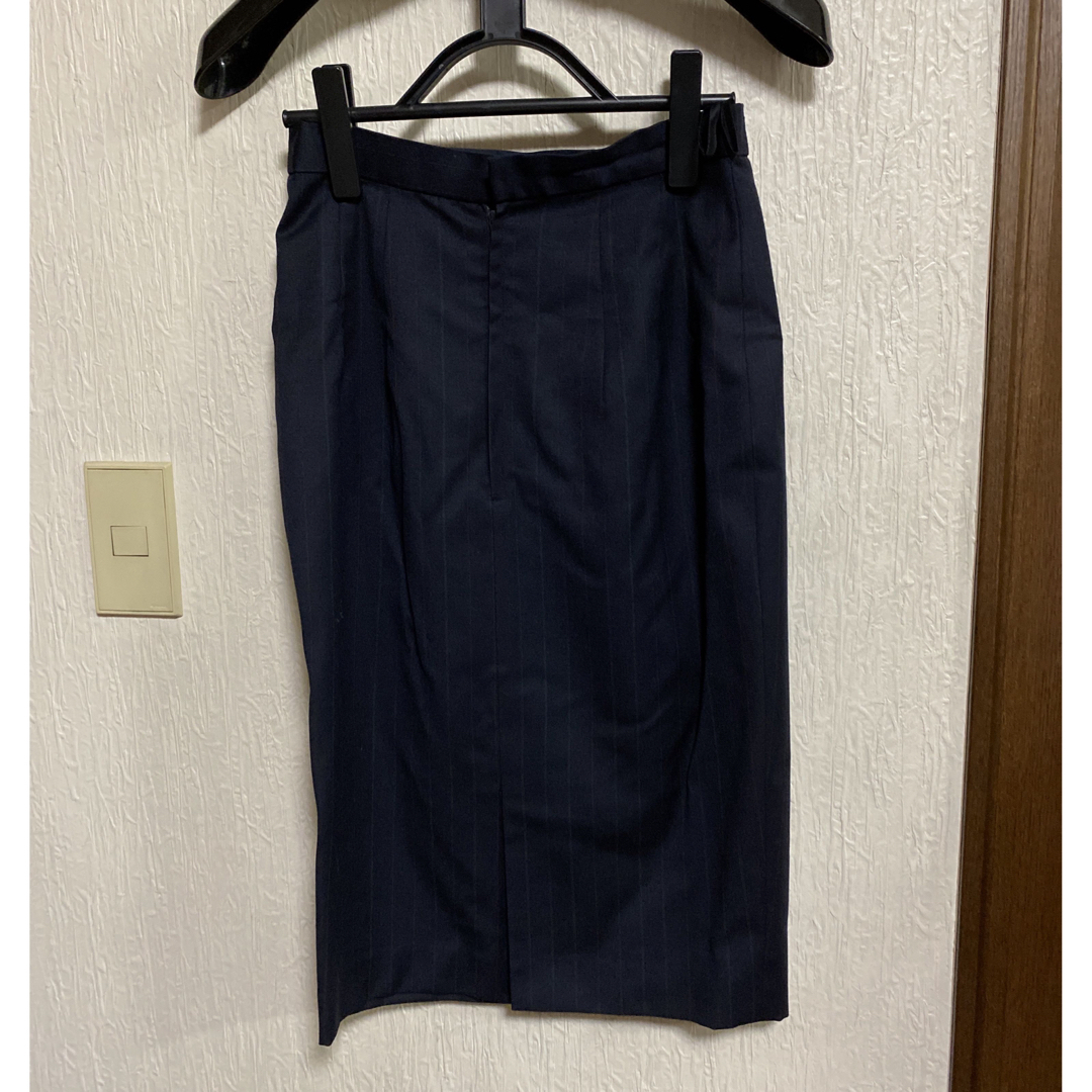 マルチカラーピンストライプ　ネイビーウールスカートスーツ(実家保管品) レディースのフォーマル/ドレス(スーツ)の商品写真