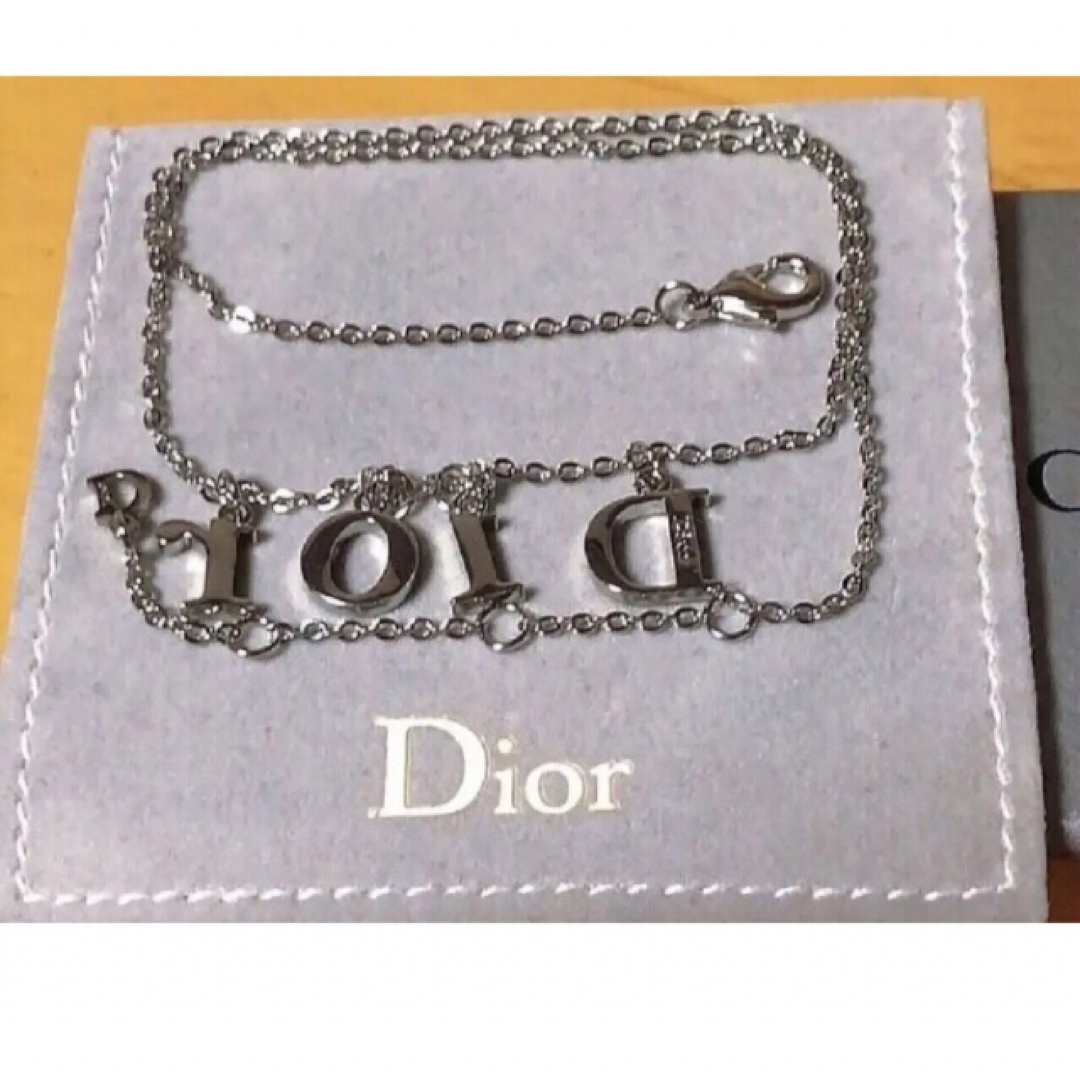 Christian Dior 華奢 人気 ロゴ ネックレス Silverキラキラ