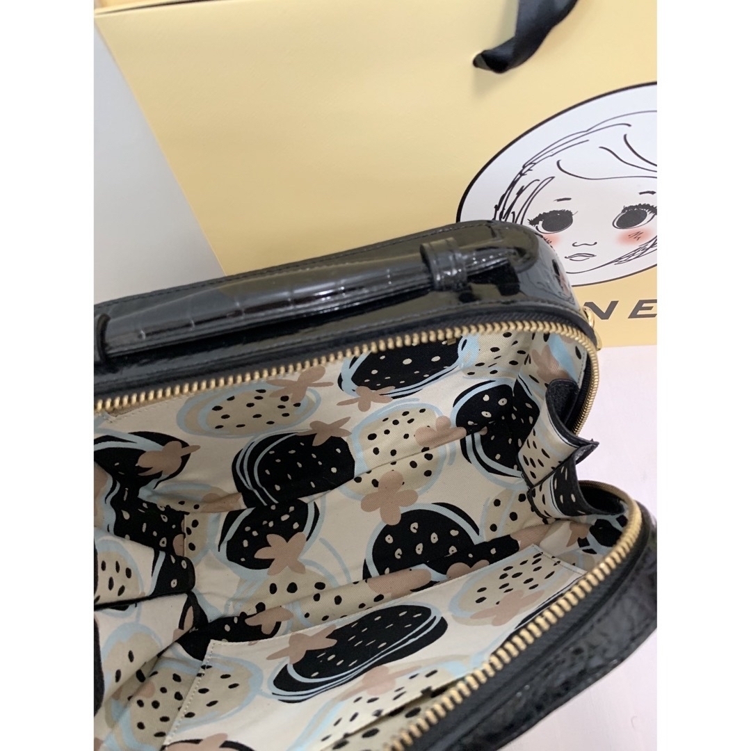 IANNE(イアンヌ)のイアンヌ   シュペット・グレッタ　パーリィノワール レディースのバッグ(ショルダーバッグ)の商品写真