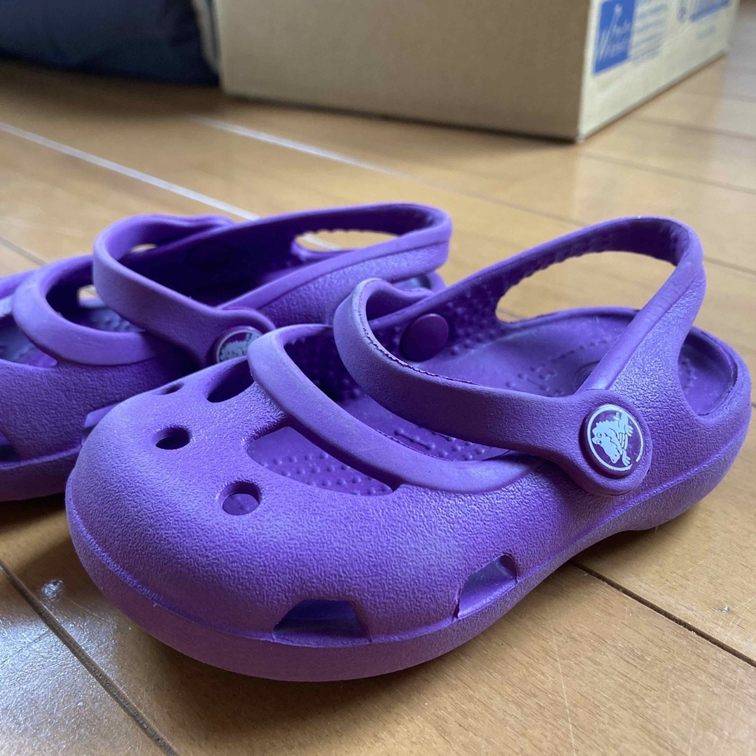 crocs(クロックス)のｸﾛｯｸｽcrocs 4 サンダル キッズ/ベビー/マタニティのベビー靴/シューズ(~14cm)(サンダル)の商品写真