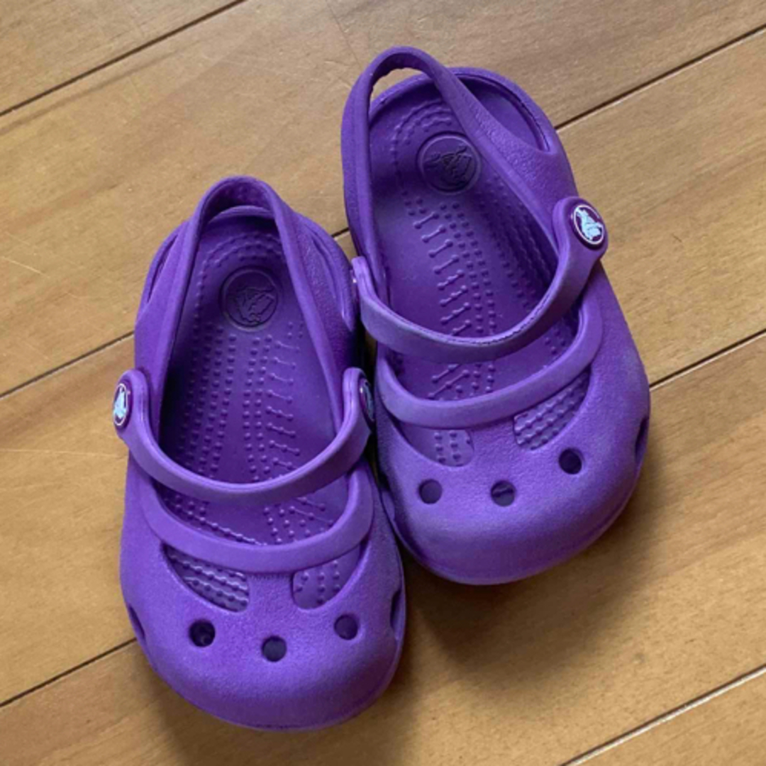 crocs(クロックス)のｸﾛｯｸｽcrocs 4 サンダル キッズ/ベビー/マタニティのベビー靴/シューズ(~14cm)(サンダル)の商品写真