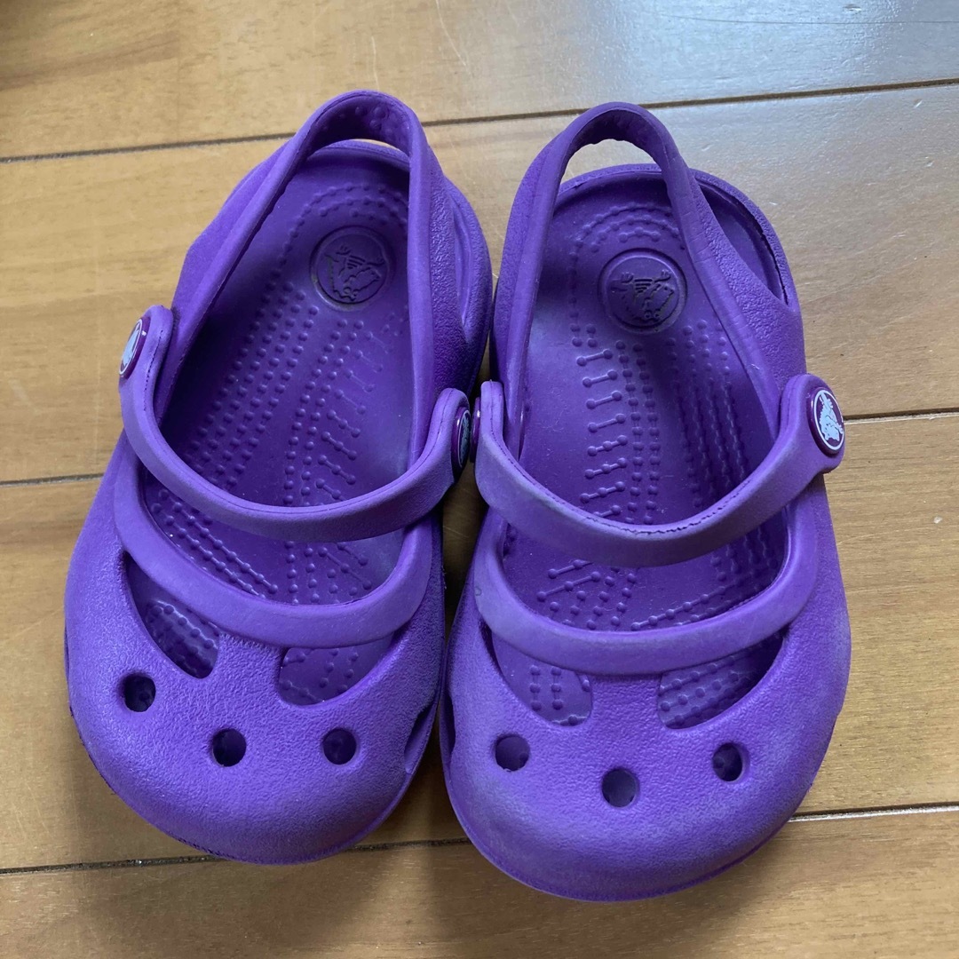 crocs(クロックス)のｸﾛｯｸｽcrocs 4 サンダル キッズ/ベビー/マタニティのベビー靴/シューズ(~14cm)(サンダル)の商品写真