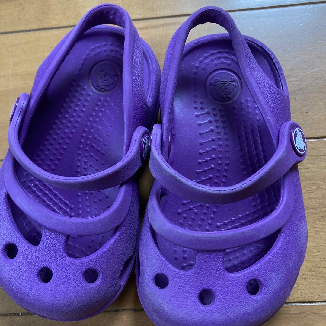 crocs(クロックス)のｸﾛｯｸｽcrocs 4 サンダル キッズ/ベビー/マタニティのベビー靴/シューズ(~14cm)(サンダル)の商品写真