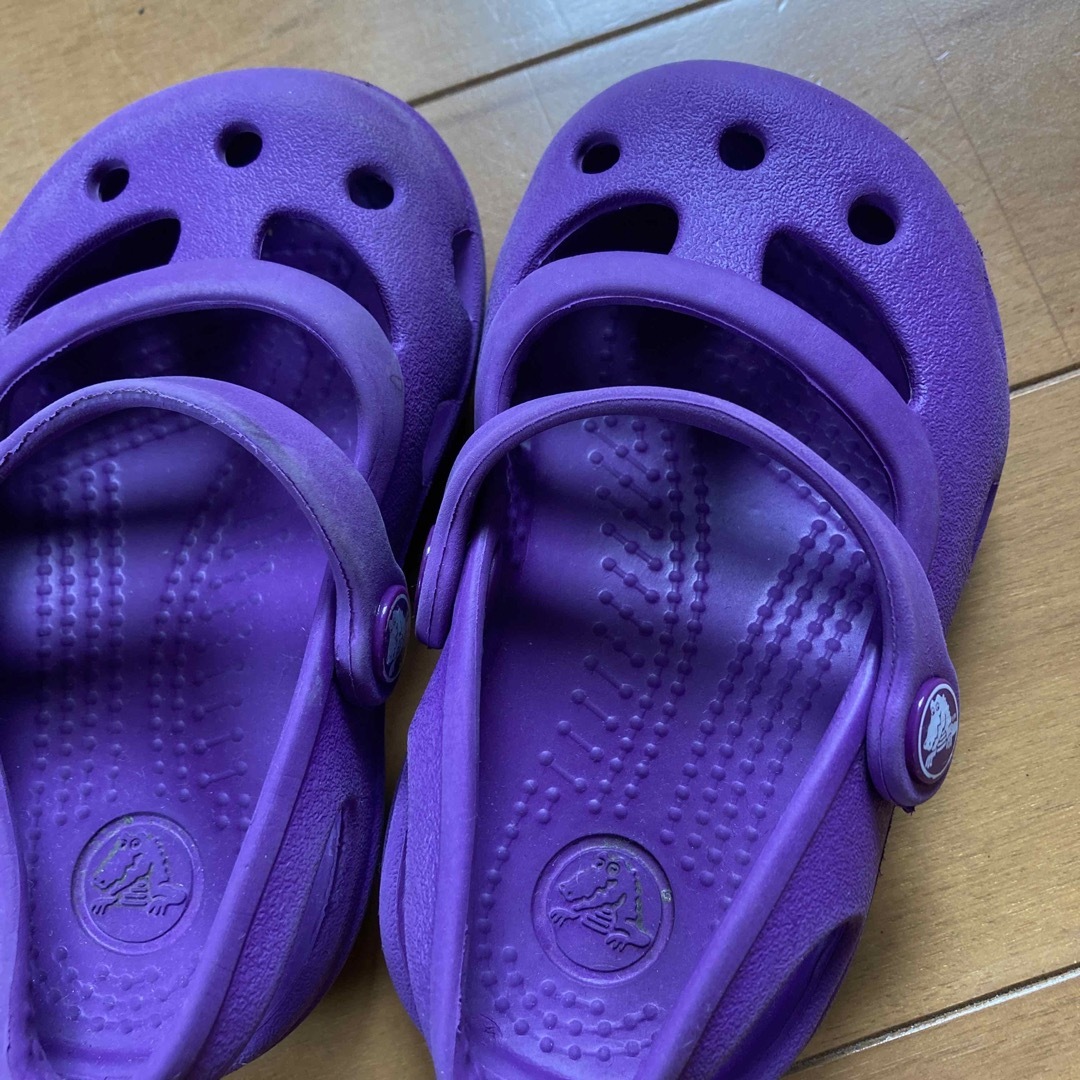 crocs(クロックス)のｸﾛｯｸｽcrocs 4 サンダル キッズ/ベビー/マタニティのベビー靴/シューズ(~14cm)(サンダル)の商品写真