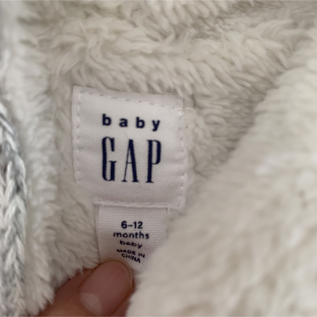 babyGAP(ベビーギャップ)のgap アウター　70cm 裏ボアセーター キッズ/ベビー/マタニティのベビー服(~85cm)(ニット/セーター)の商品写真