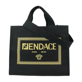 フェンディ(FENDI)のFENDI フェンディ フェンダーチェ  トートバッグ 7VA558 キャンバス   ブラック ゴールド  ヴェルサーチ コラボ 2WAY ショルダーバッグ 【本物保証】(トートバッグ)