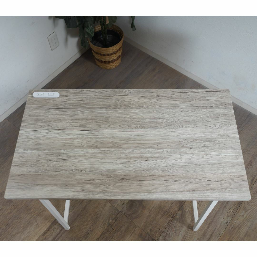 新品】デスク&チェアセット 折りたたみ可 コンセント付 新品】デスク&チェアセット 折りたたみ可 コンセント付