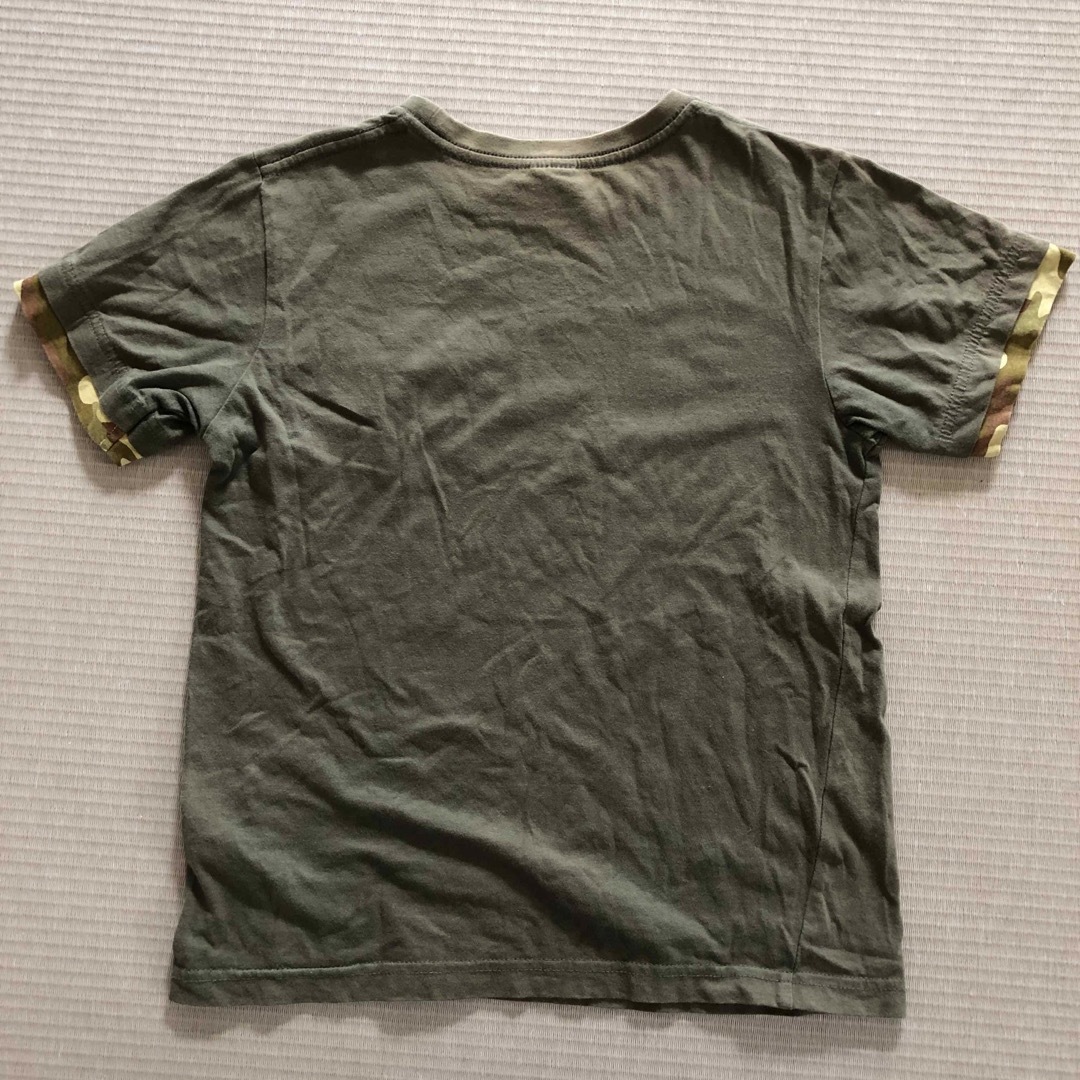 Tシャツ　140㎝　半袖　男の子　カーキ  迷彩 キッズ/ベビー/マタニティのキッズ服男の子用(90cm~)(Tシャツ/カットソー)の商品写真