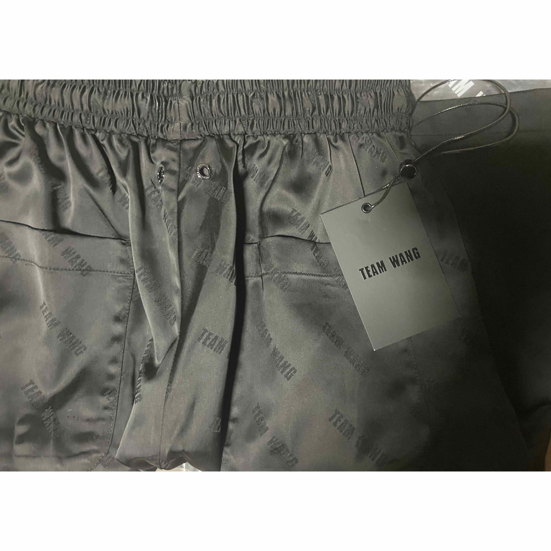 値下げ!入手困難　TEAM WANG LOGO MONOGRAM  SHORTS メンズのパンツ(ショートパンツ)の商品写真