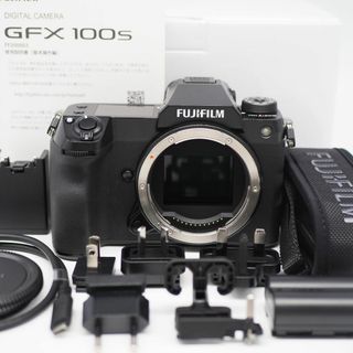 フジフイルム(富士フイルム)の■2451ショット■ FUJIFILM GFX 100S ボディ ブラック(ミラーレス一眼)