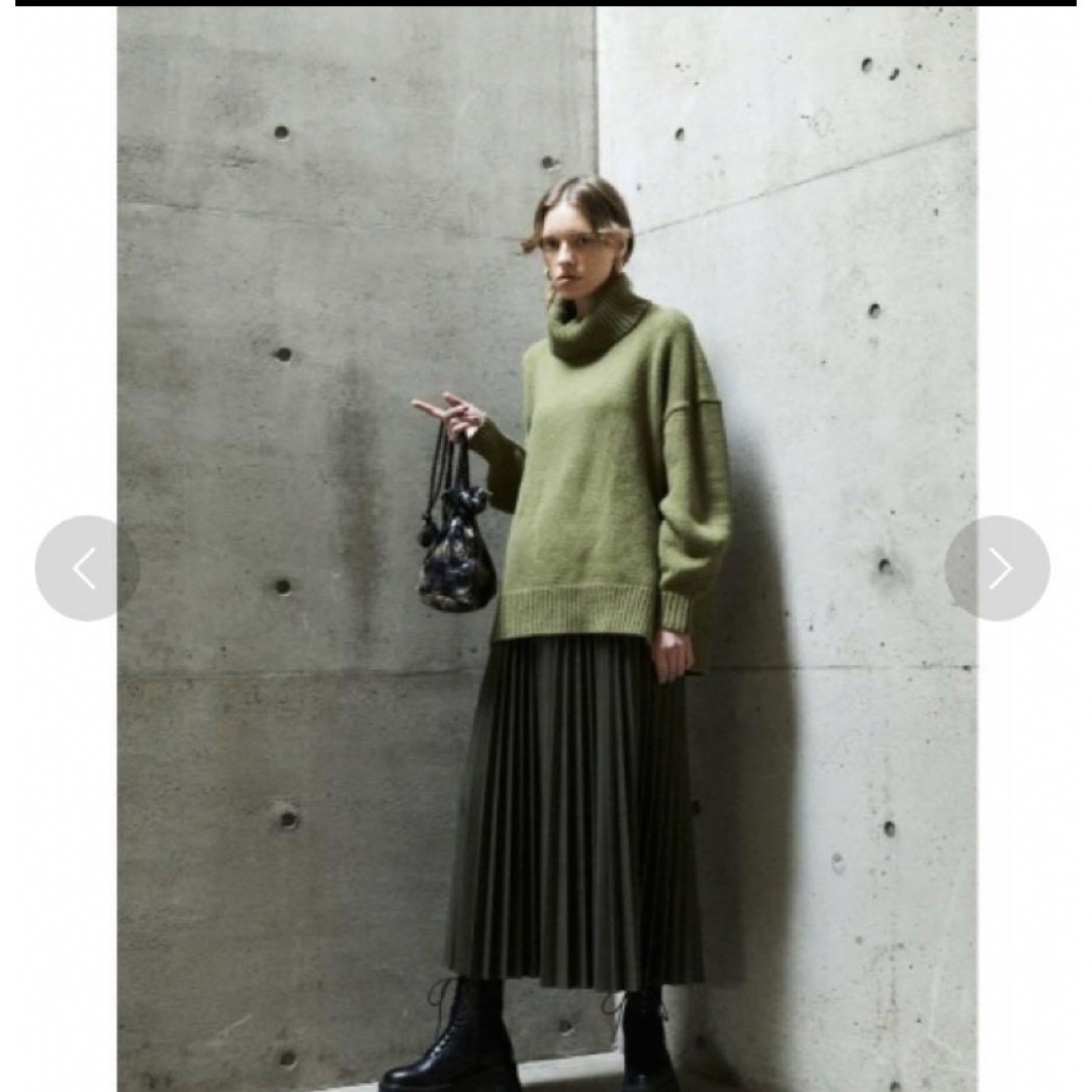 moussy(マウジー)のROLL NECK セーター　アイボリー レディースのトップス(ニット/セーター)の商品写真