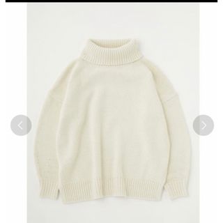 マウジー(moussy)のROLL NECK セーター　アイボリー(ニット/セーター)