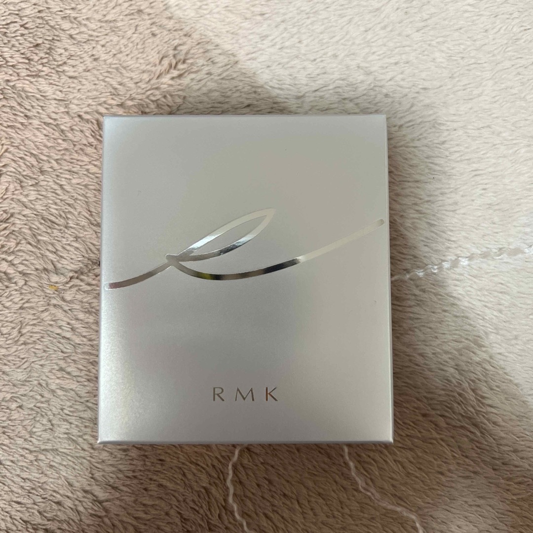 RMK(アールエムケー)のRMK UVパウダーファンデーション　レフィル コスメ/美容のベースメイク/化粧品(ファンデーション)の商品写真