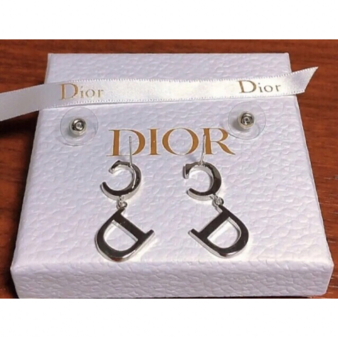 Christian Dior - Christian Dior 揺れるピアス シルバー CD ロゴ 上品