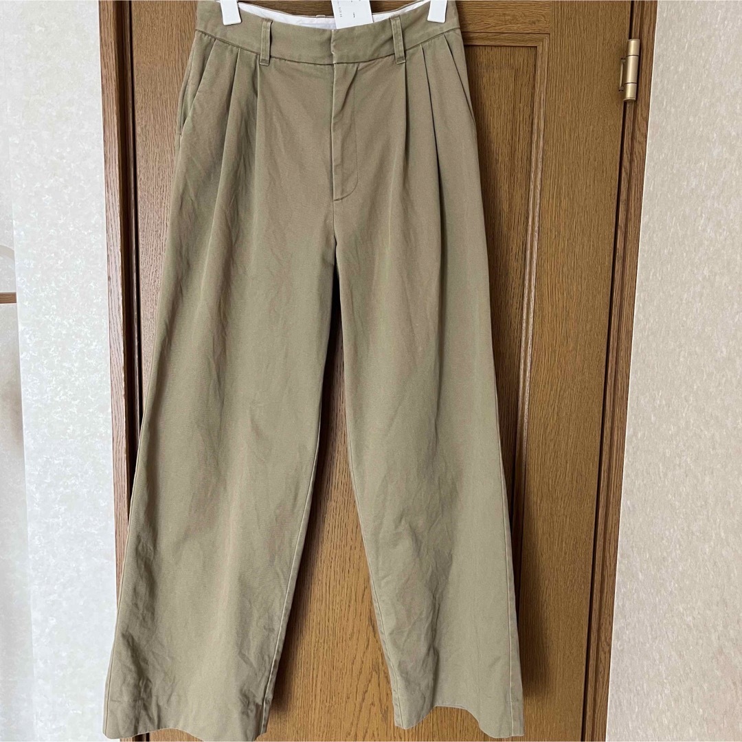 L'Appartement DEUXIEME CLASSE(アパルトモンドゥーズィエムクラス)の【Americana/アメリカーナ】Chino Tuck Wide Pants レディースのパンツ(カジュアルパンツ)の商品写真