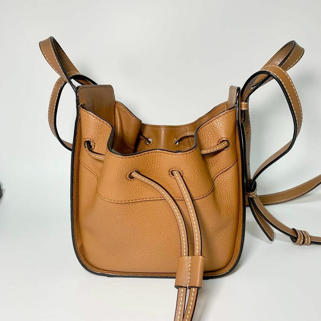 LOEWE(ロエベ)のロエベ レザー ハンモック ドローストリングミニ 2WAY バッグ レディースのバッグ(ハンドバッグ)の商品写真