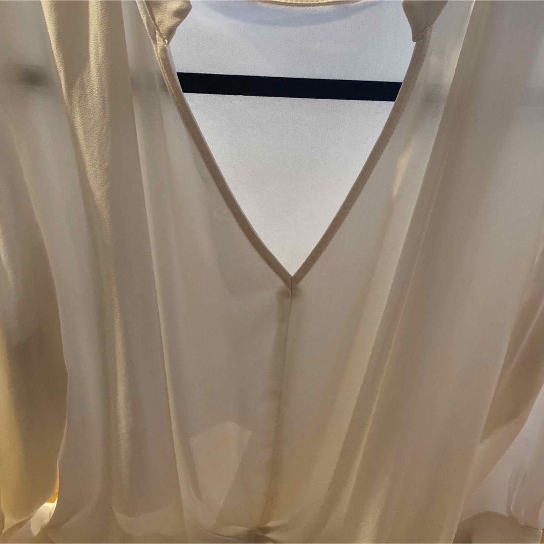 ZARA(ザラ)の夏用！未使用品☆ZARA BASIC 【L】 白ブラウス レディースのトップス(シャツ/ブラウス(長袖/七分))の商品写真