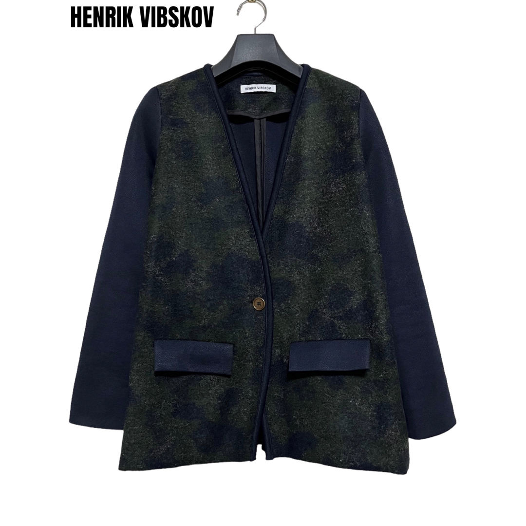 匿名発送 美品 HENRIK VIBSKOVカモフラデザインノーカラージャケット