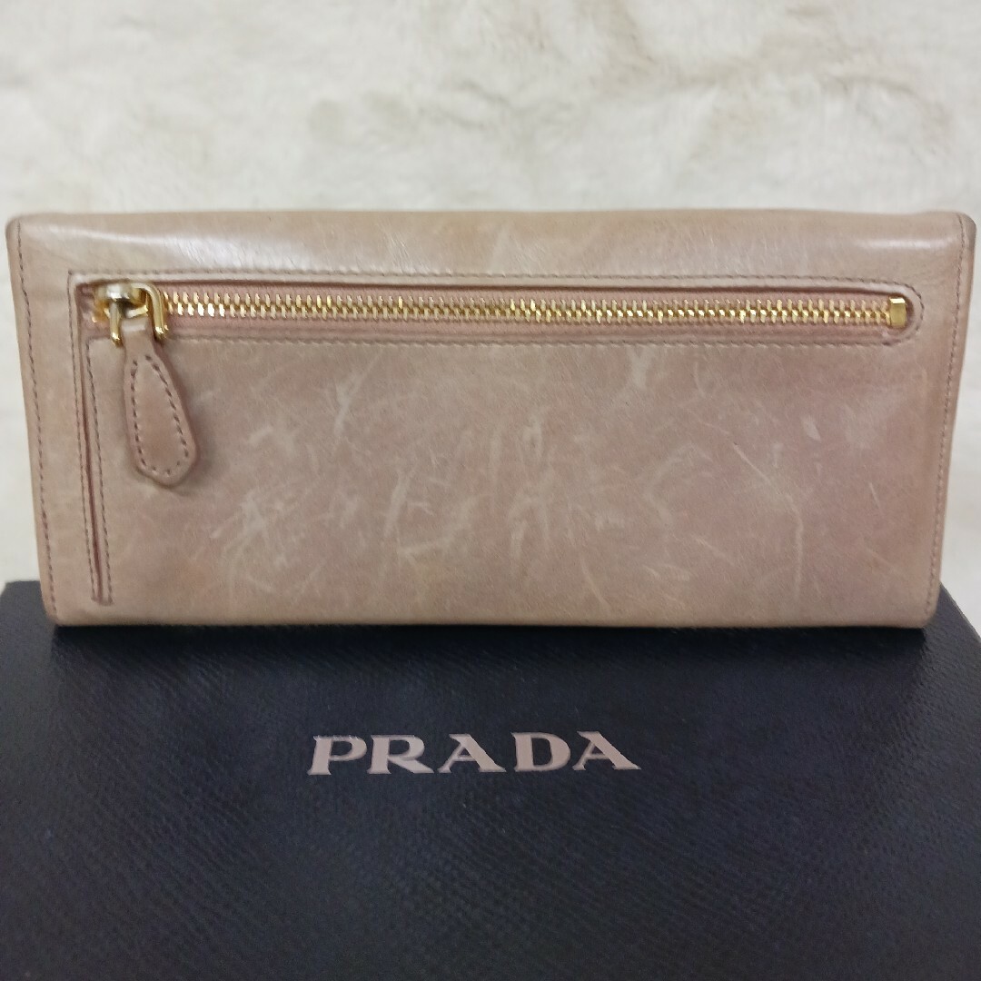 ✨美品✨♥️PRADA♥️二つ折り ダブルホック リボン ロゴプレート長財布