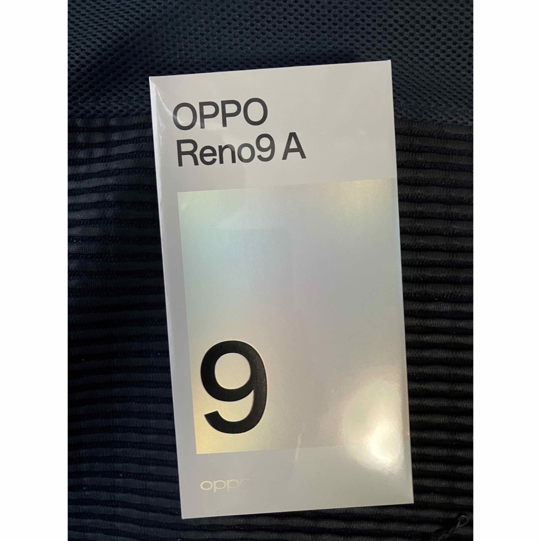 OPPO(オッポ)のOPPO Reno9 A ムーンホワイト スマホ/家電/カメラのスマートフォン/携帯電話(携帯電話本体)の商品写真