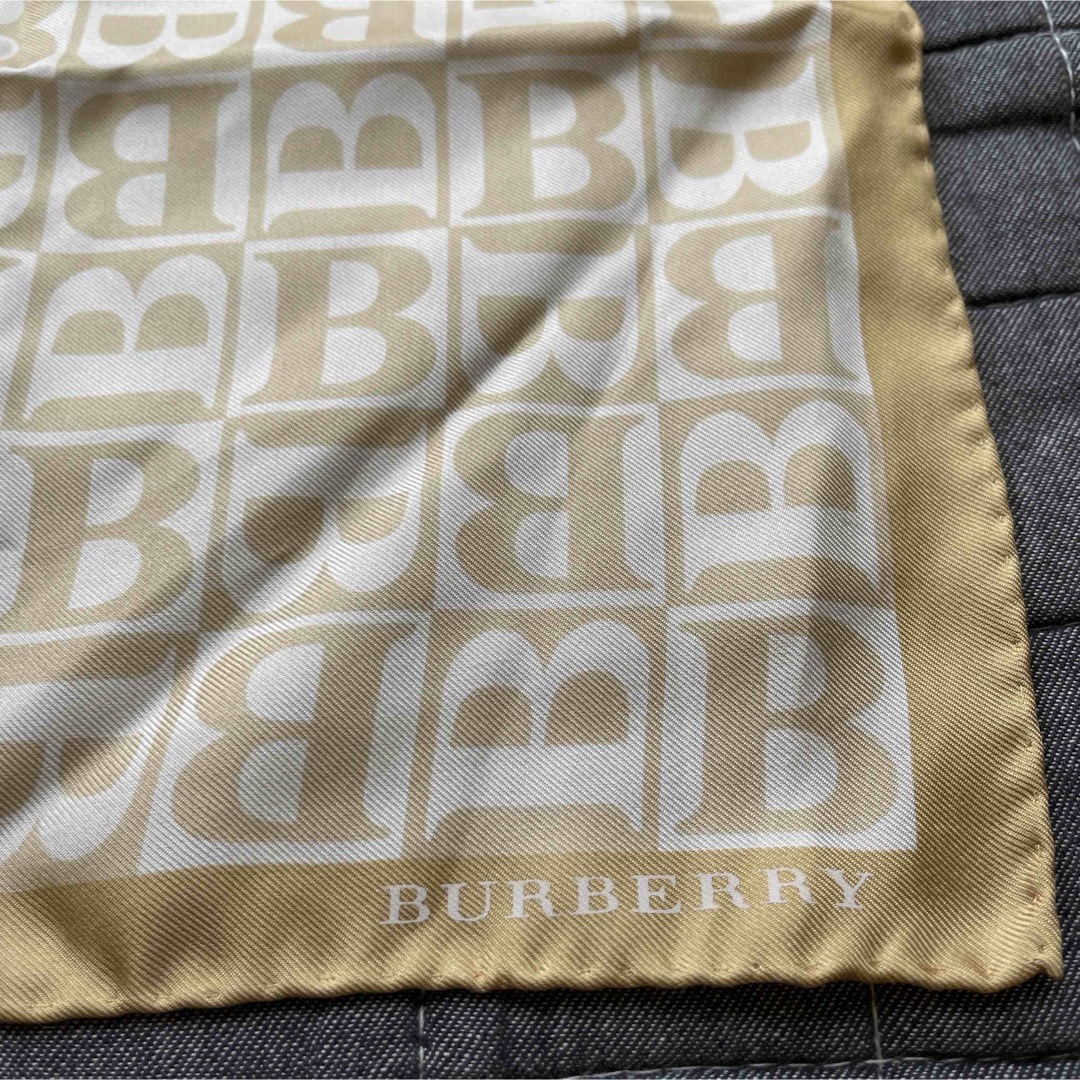 BURBERRY(バーバリー)のBurberry バーバリー ロンドン 大判 スカーフ ロゴ B 総柄 レディースのファッション小物(バンダナ/スカーフ)の商品写真