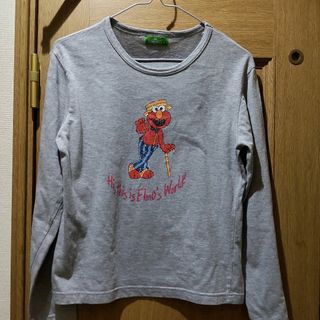 セサミストリート(SESAME STREET)の【モルペコ様】セサミストリートエルモのＴシャツ(長袖)サイズＭ<a259>他１点(キャラクターグッズ)