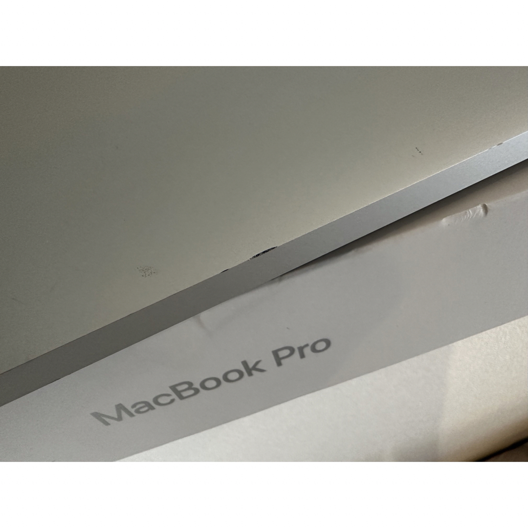 Apple MacBook pro Touch Bar 13.3インチ　 スマホ/家電/カメラのPC/タブレット(ノートPC)の商品写真