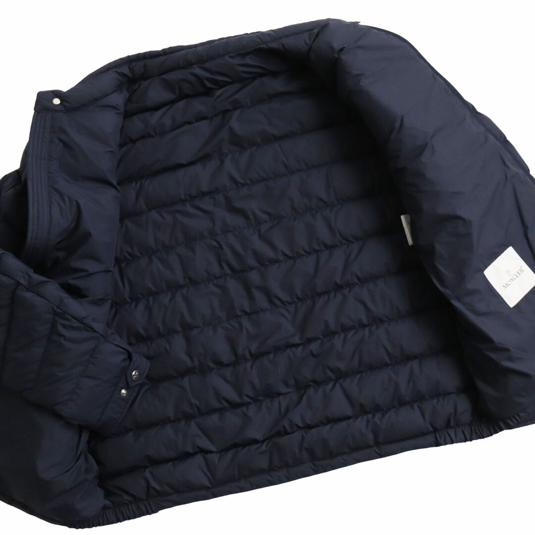 MONCLER(モンクレール)の未使用品●20SS MONCLER モンクレール YERES/イエール ロゴワッペン付き WZIP ライトダウンジャケット ダークネイビー 6 正規品 タグ付き メンズのジャケット/アウター(ダウンジャケット)の商品写真