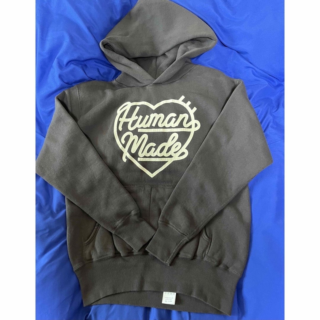 トップスHEART TSURIAMI HOODIE フロントロゴプリント