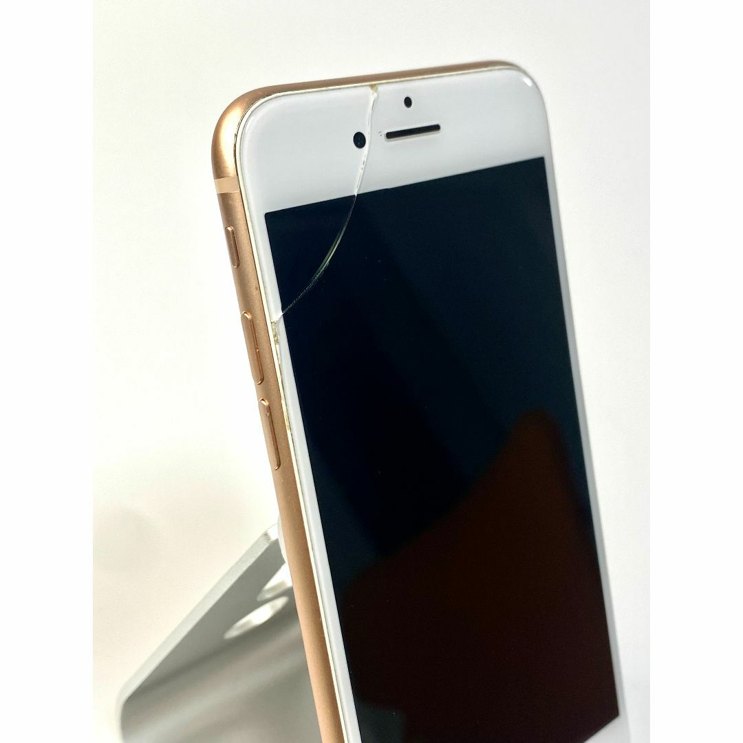 Apple(アップル)のNo.157【ジャンク】iPhone8 スマホ/家電/カメラのスマートフォン/携帯電話(スマートフォン本体)の商品写真
