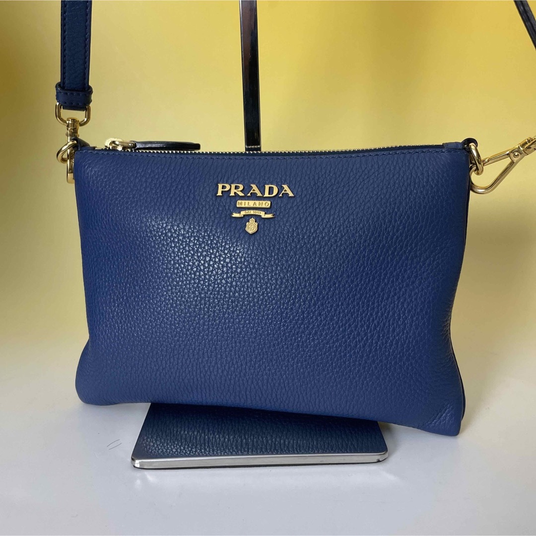 Prada 美品 青 レザー ショルダーバッグ ロゴメタル ブルー プラダ-