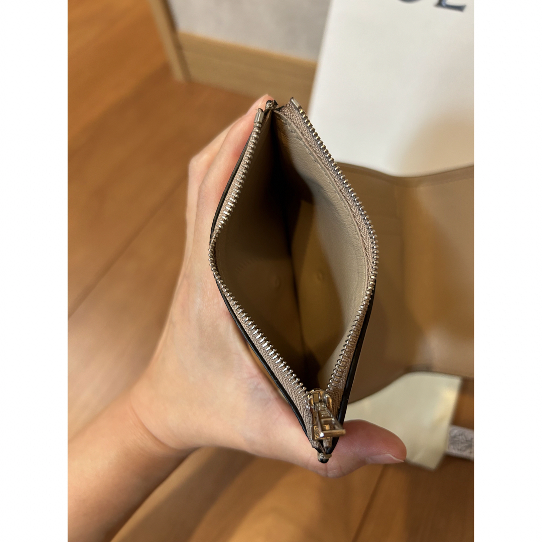 LOEWE ロエベ アナグラム バーティカル ウォレット スモール サンド