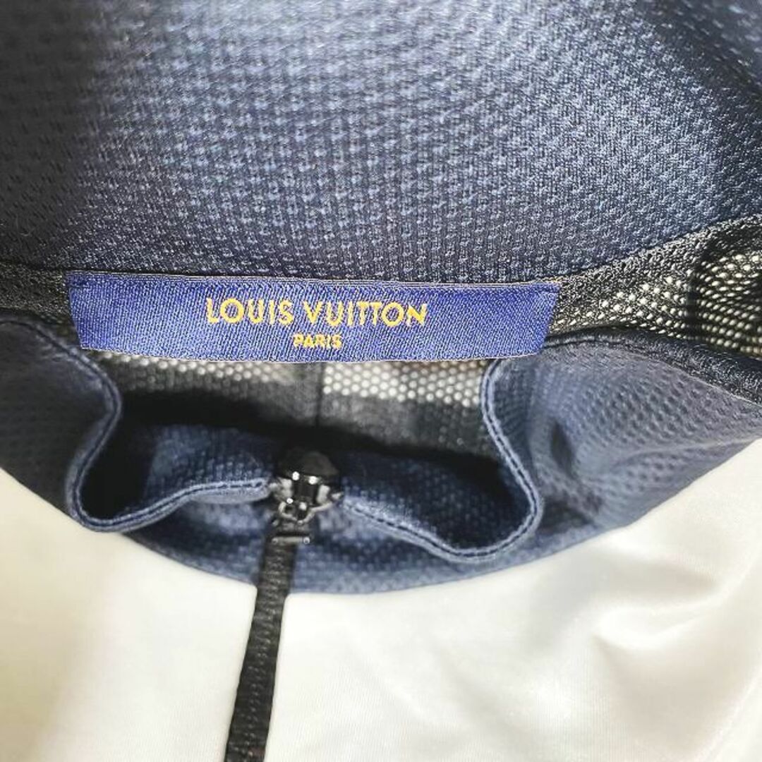 LOUIS VUITTON(ルイヴィトン)の22AW ルイヴィトン エンベリッシュドLVグラフィックホッケートラックトップ メンズのジャケット/アウター(ブルゾン)の商品写真