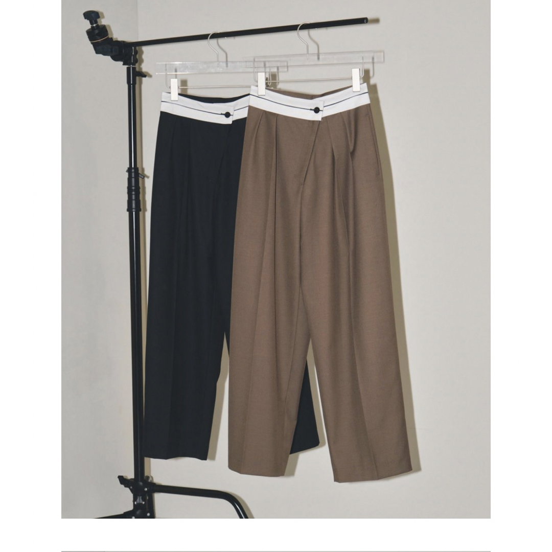 TODAYFUL(トゥデイフル)のTODAYFUL＊Front Slanting Trousers レディースのパンツ(カジュアルパンツ)の商品写真