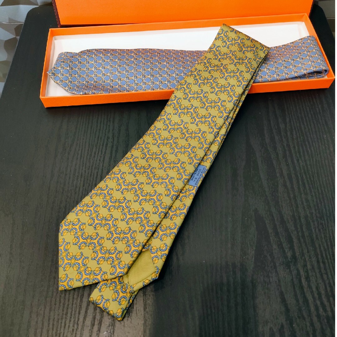 匿名配送 エルメス 新品 箱付き ネクタイ 2本 セット シルク HERMES-