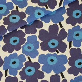 マリメッコ(marimekko)のキャンバス生地　帆布　北欧風　マリメッコ柄風　ネイビーブルー　143×50㎝(生地/糸)