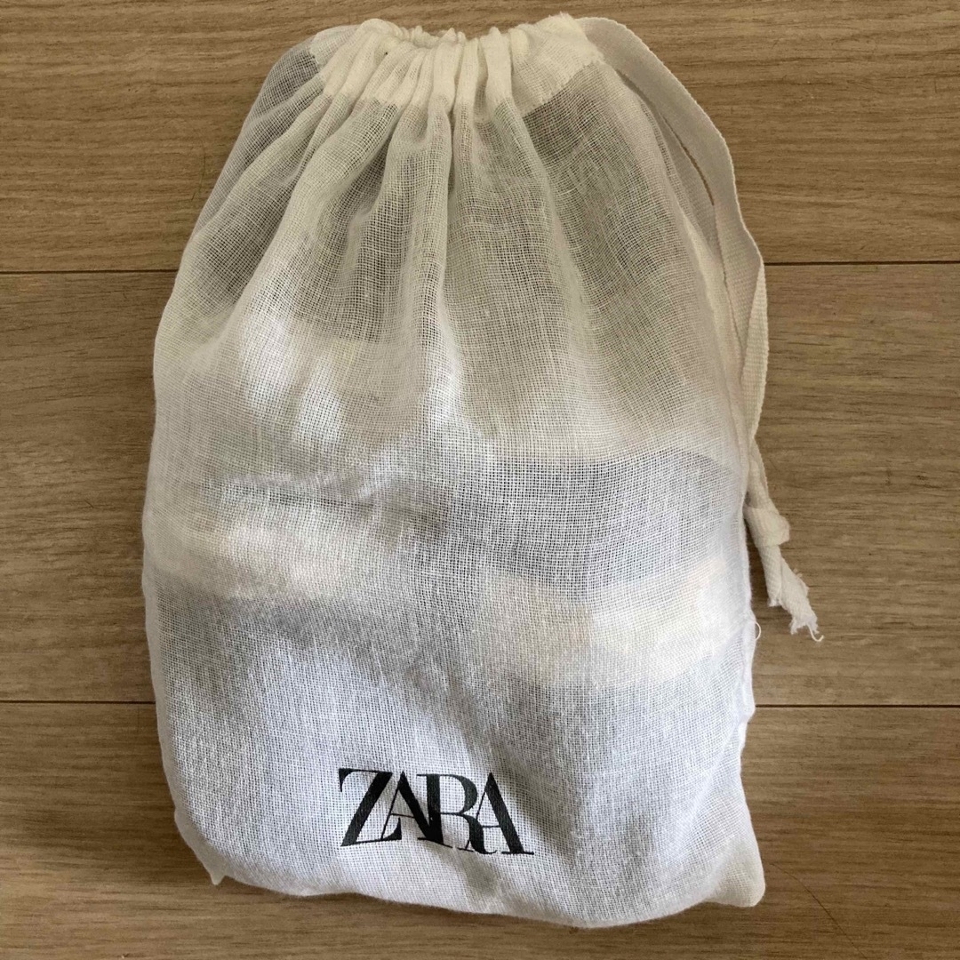 ZARA(ザラ)の【新品・タグ付き】ザラ　ZARA  ミュールローファー　チェーン　39　ブラック レディースの靴/シューズ(ミュール)の商品写真