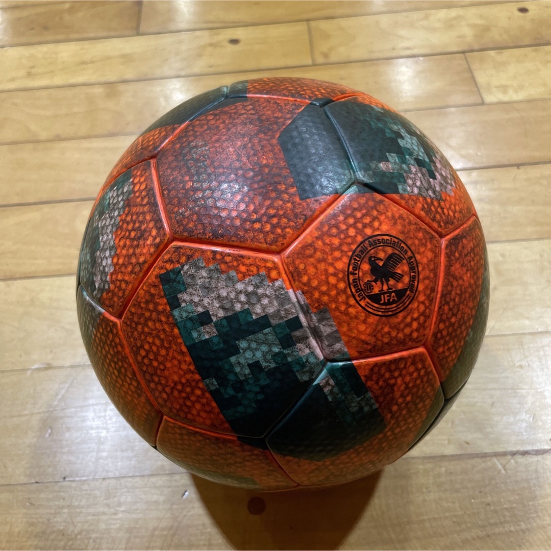 adidas(アディダス)のadidas(アディダス)サッカーボール　４号球 スポーツ/アウトドアのサッカー/フットサル(ボール)の商品写真