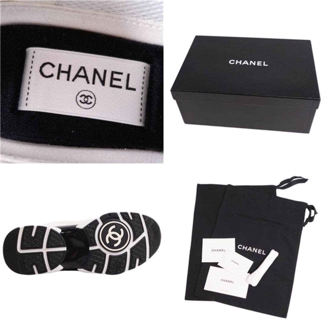 CHANEL(シャネル)の極美品 シャネル CHANEL スニーカー G39230 ココマーク スウェードレザー シューズ 靴 レディース イタリア製 37 ホワイト レディースの靴/シューズ(スニーカー)の商品写真