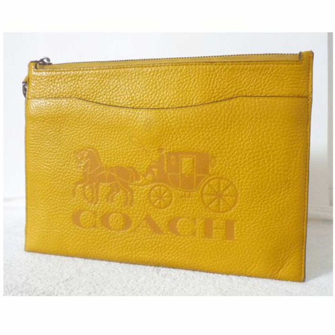 COACH(コーチ)のコーチ　COACH　レザー　イエロー　黄色　セカンドバッグ　メンズ メンズのバッグ(セカンドバッグ/クラッチバッグ)の商品写真