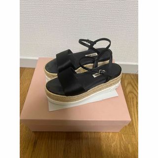 ミュウミュウ(miumiu)のmiumiu ウェッジサンダル(サンダル)