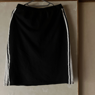 大きいサイズ　ラインスウェットスカート(ひざ丈スカート)