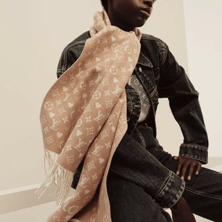 LOUIS VUITTON - 新品同様《ルイ・ヴィトン》マフラー エシャルプ